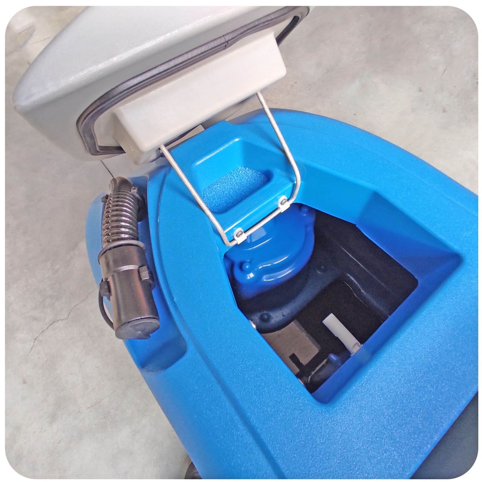 Industrial Walk behind Floor Scrubber Machine ECO 20 Industrial Walk behind Floor Scrubber Machine ECO 20